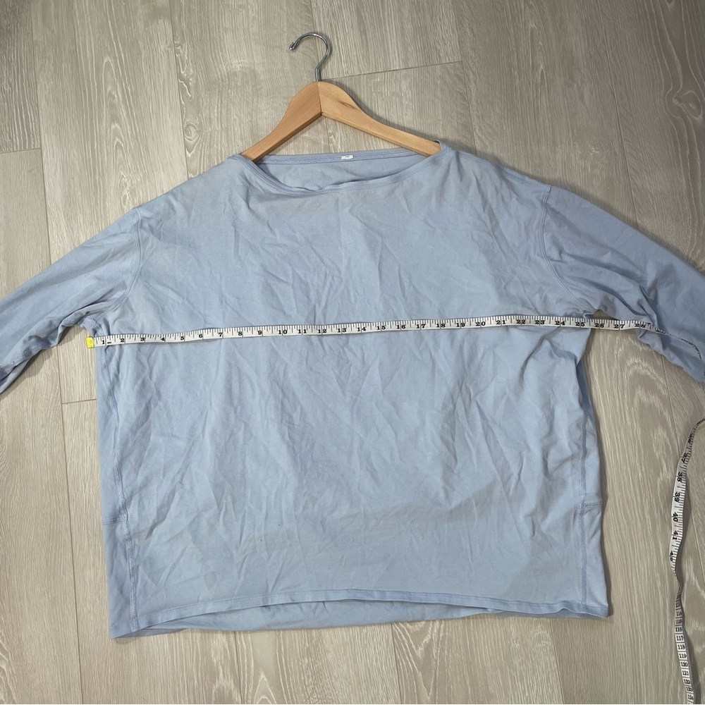 Lululemon Back In Action Long Sleeve Blue Linen size 12 fit - Picture 7 of 13